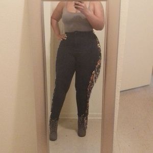 K+Glam Lg Black, Gold, Blue fringe